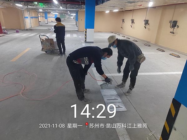 道路划线，车位划线，停车位划线