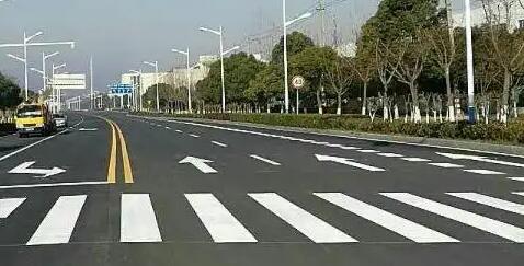 苏州工厂道路是怎么划线的，简单吗？