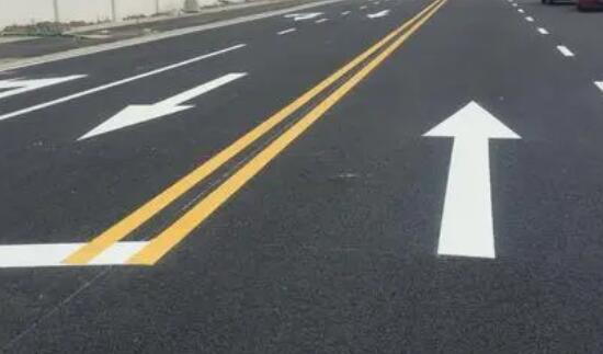 苏州道路划线漆为什么需要增加荧光增白剂？