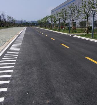 苏州工厂地面划线？专业团队打造高效厂区交通体系